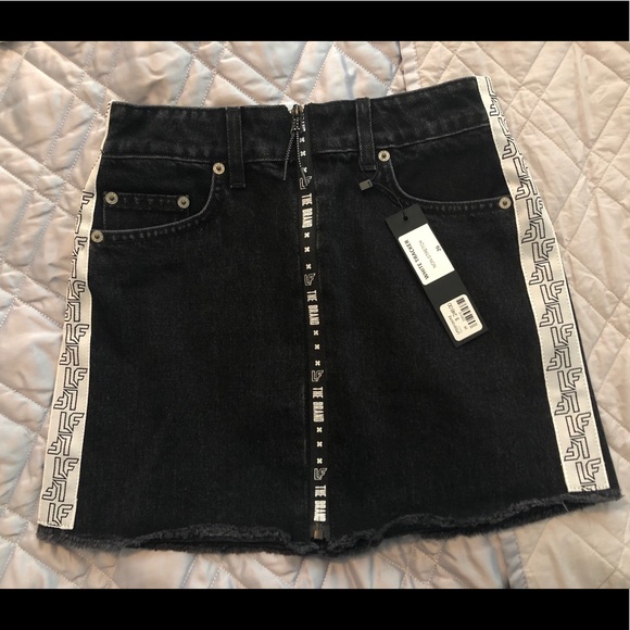 LF Dresses & Skirts - LF Skirt (new)